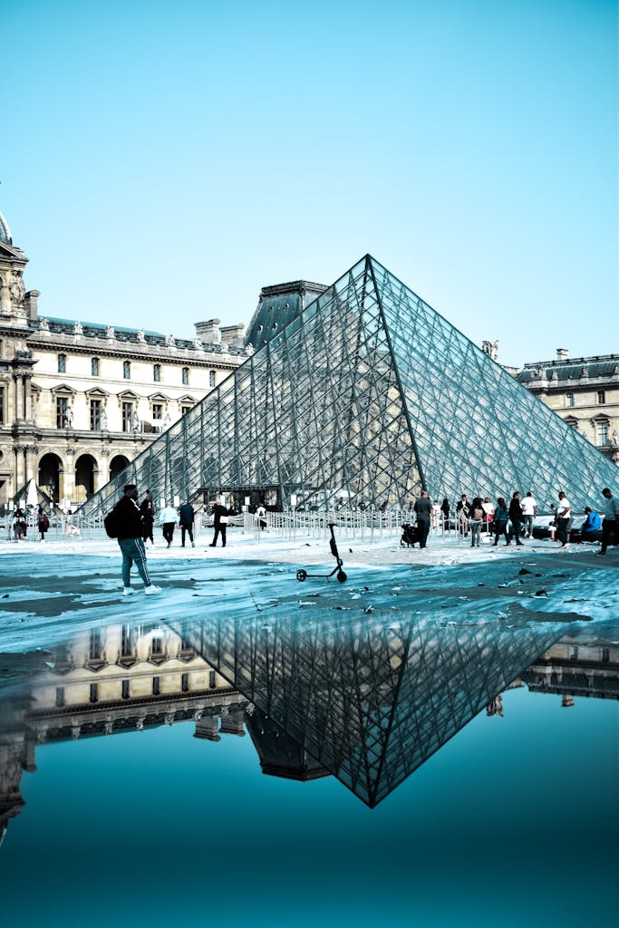 louvre pyramid